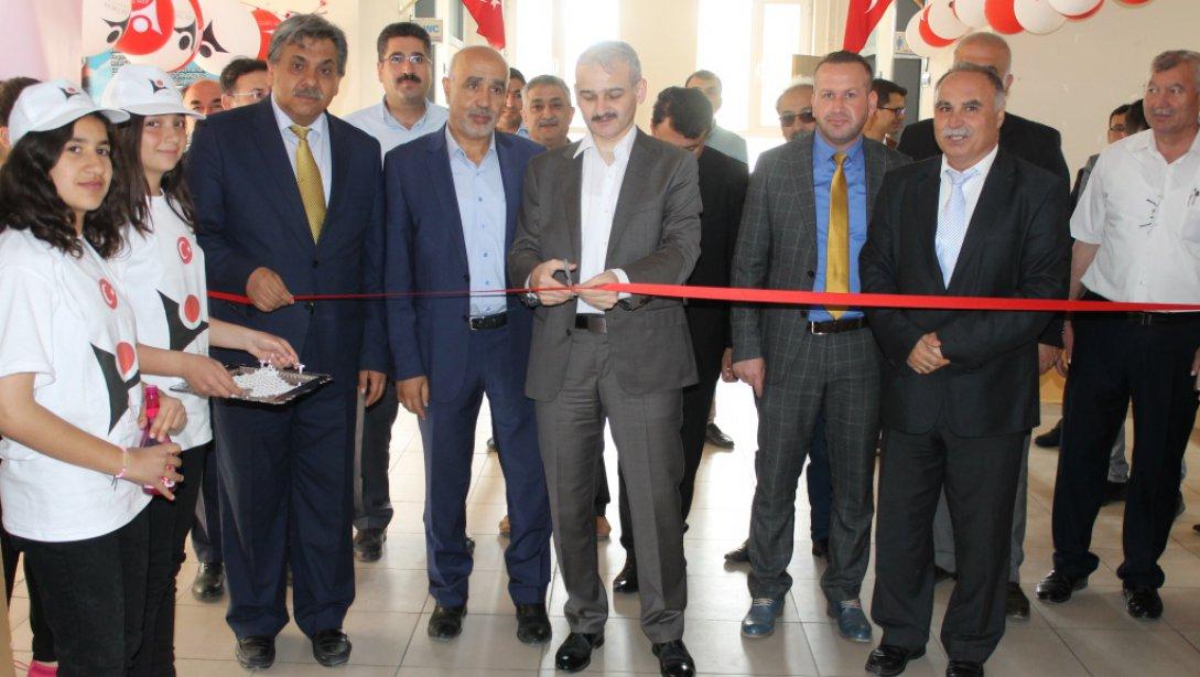 İlçemiz Şakir Ersoy Ortaokulu Tübitak 4006 Bilim Fuarı Açıldı.